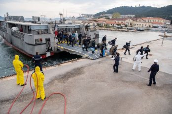 Os marinheiros que deram negativo estão em quarentena em um complexo militar - foto: divulgação