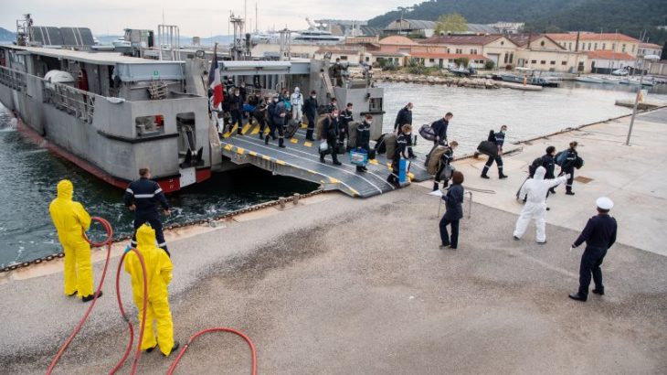 Os marinheiros que deram negativo estão em quarentena em um complexo militar - Foto: Divulgação