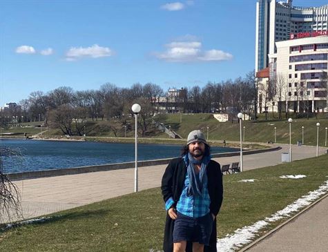 Brasileiro que ficou isolado em Belarus relata ameaça homofóbica e descaso do Itamaraty