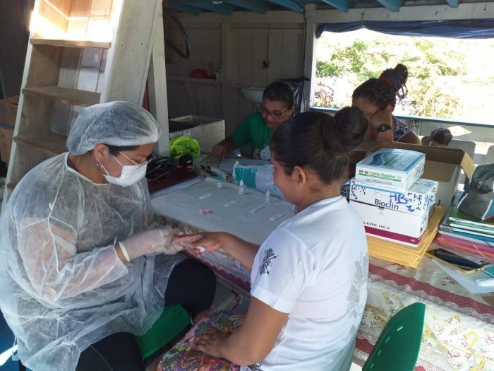 ‘É frustrante parar o cuidado aos pacientes’, diz enfermeira indígena com Covid-19