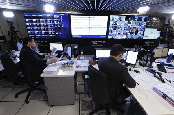 Deputados do AM criticam auxílio federal de R$ 10 bi para combater Covid-19; valor é dividido entre estados