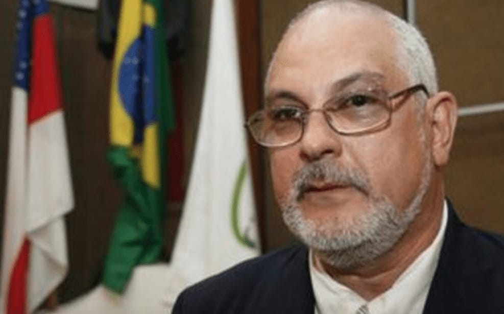 Médico que pediu impeachment é ligado a institutos