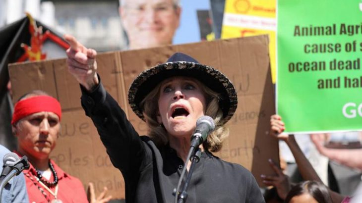 Jane Fonda, uma das personalidades que participará da live, já foi presa em manifestações em defesa do meio ambiente (Reprodução/Internet)