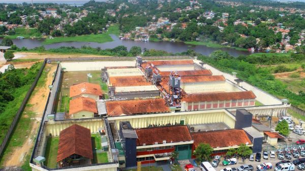 Membros do TJAM acompanham negociação entre Seap e detentos de UPP