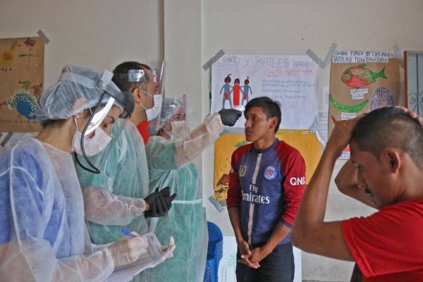 Após triagem de saúde indígenas warao são realocados em Manaus