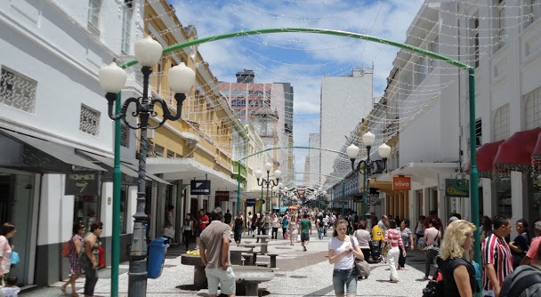 Florianópolis restringe medidas e aumenta multa por falta de máscara