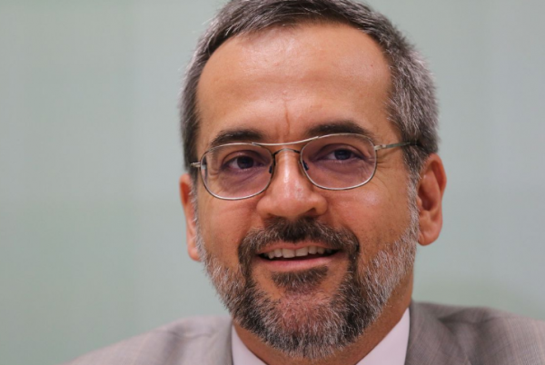 Portaria que acabava com cotas para negros, indígenas e pessoas com deficiência na pós-graduação é revogada pelo MEC