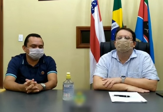 Vereador Richardson (à esquerda) ao lado do prefeito Gustavo Braz. (Reprodução/Facebook)