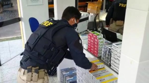 Em Tocantins, idoso de 77 anos é preso pela PRF após transportar 2 mil maços de cigarro