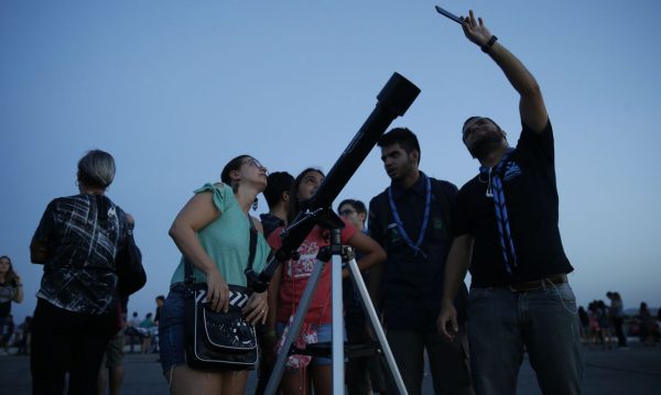 Veja como observar fenômeno astronômico que ocorre neste domingo