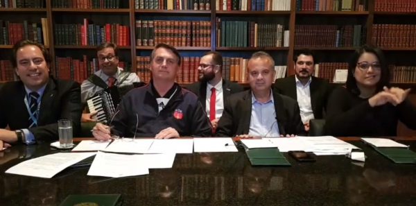 Netos de Luiz Gonzaga criticam uso da canção ‘Riacho do Navio’ em transmissão de Bolsonaro