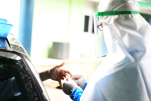 Quatorze cidades do AM não atualizam dados e Estado chega aos 83.230 casos da Covid-19