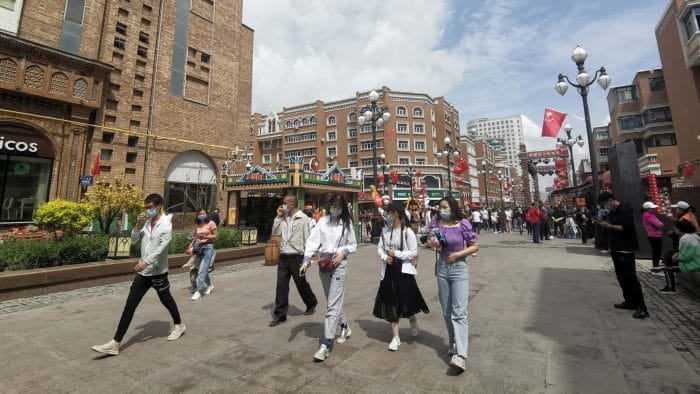 Temor de segunda onda da Covid-19 faz cidade da China entrar em estado de guerra