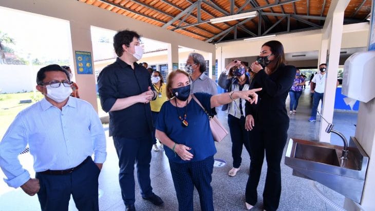 Deputados Estaduais do AM inspecionam escolas do Estado em Manaus