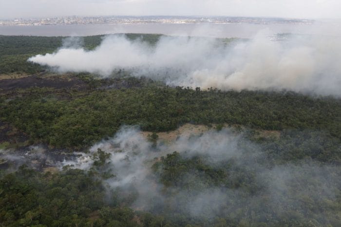 Com 52% de aumento em focos de incêndio, governo do Amazonas declara reforço no combate a queimadas