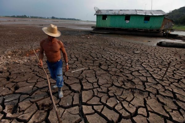 Seca dos rios deixa comunidades isoladas no Alto Solimões