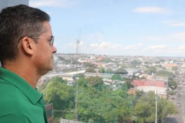 ‘Que nenhuma pessoa precise sofrer para receber exames’, diz David Almeida ao propor criação de centro de imagem