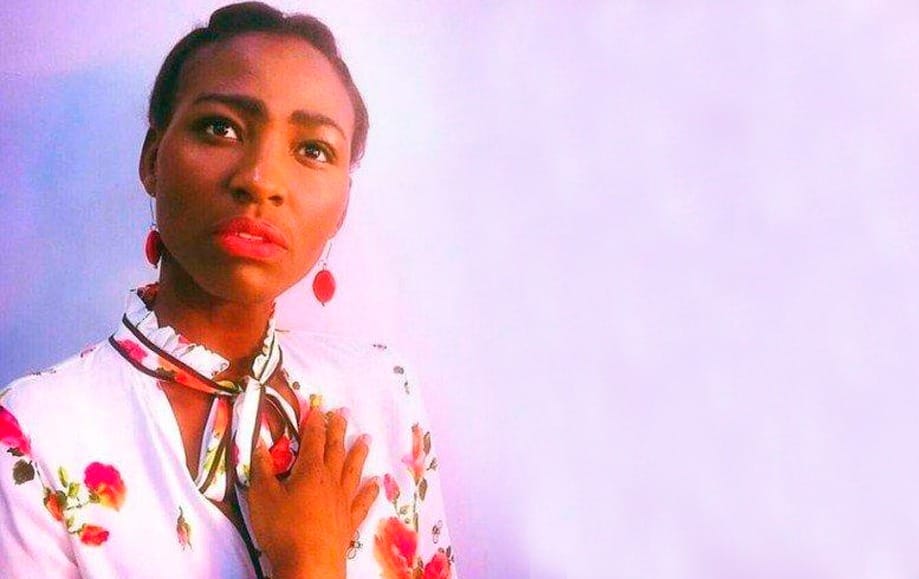 Babá conhecida por ter salário de R$ 15 mil é vítima de racismo por motorista de aplicativo