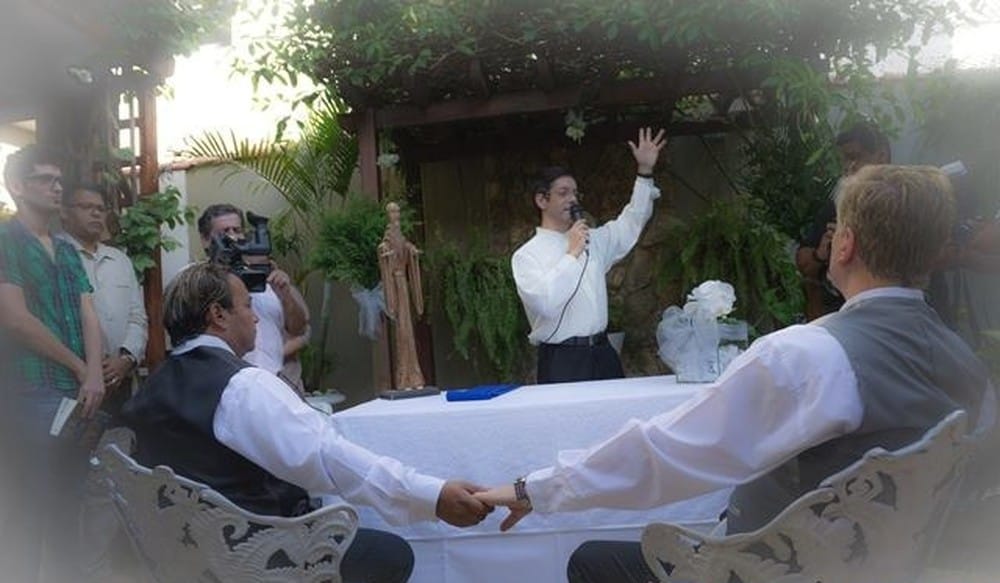 Sacerdote realiza casamentos gays e defende decisão: ‘o que vale é o amor’