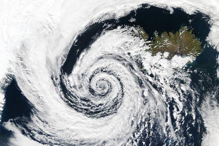 Com ventos de até 100 km/h, novo ciclone extratropical pode atingir costa brasileira