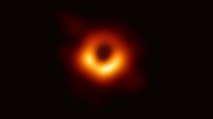 Alguns buracos negros capturam gás que chega na galáxia (© Divulgação Reuters/Direitos Reservados)
