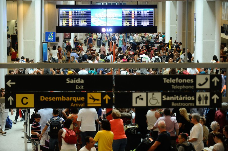 Feriado na segunda-feira aumenta em 40% movimentação nos aeroportos do País