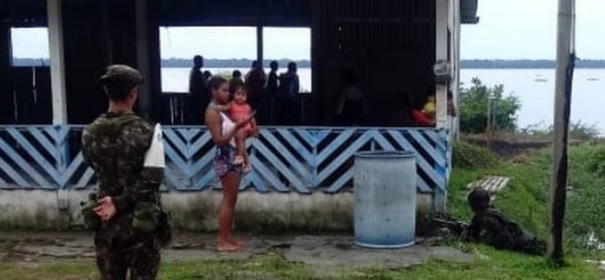 Vídeo: Exército faz simulação de guerra em comunidade do interior do AM e assusta moradores