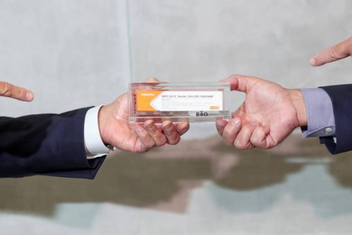 Supremo Tribunal Federal intima Anvisa a prestar informações sobre testes da Coronavac