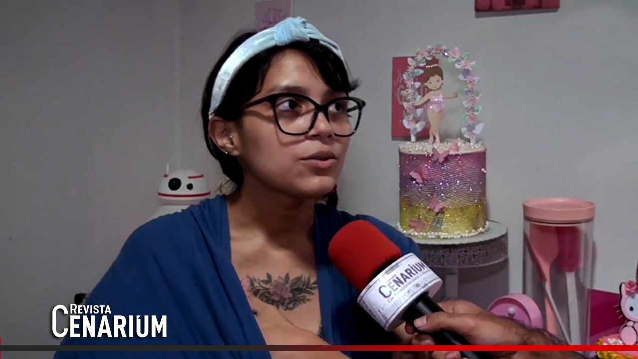 Conheça a história de Thaís Vieira, amazonense que ensina a confeitar bolos com bebê no colo