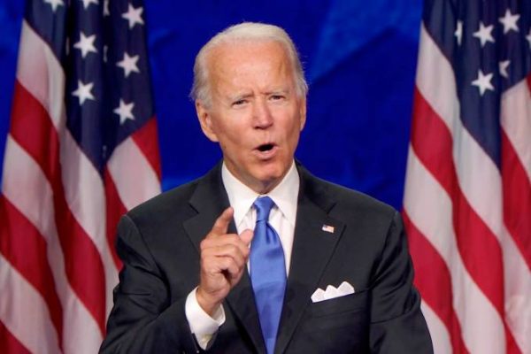 Líder nas pesquisas americanas, Biden endurece discurso contra Jair Bolsonaro