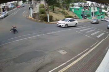 Mulher pula de carro em movimento para fugir de assedio de motorista em Videira (Reprodução/ internet)