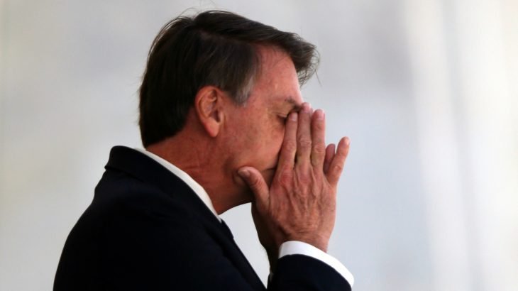 Um pouco antes, Bolsonaro indagou a apoiadora sobre em quem ela teria votado nos últimos 30 anos (Ueslei Marcelino/Reuters)