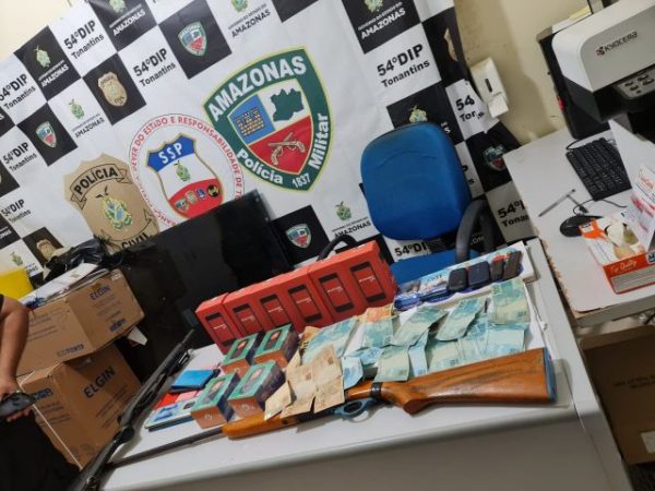 Prefeito e filha de candidato da oposição são presos em Tonantins, no AM, por compra de votos