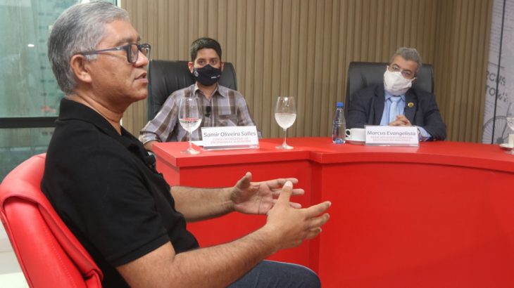 O candidato a prefeito de Manaus respondeu aos questionamentos de especialistas. (Ricardo Oliveira/Revista Cenarium)