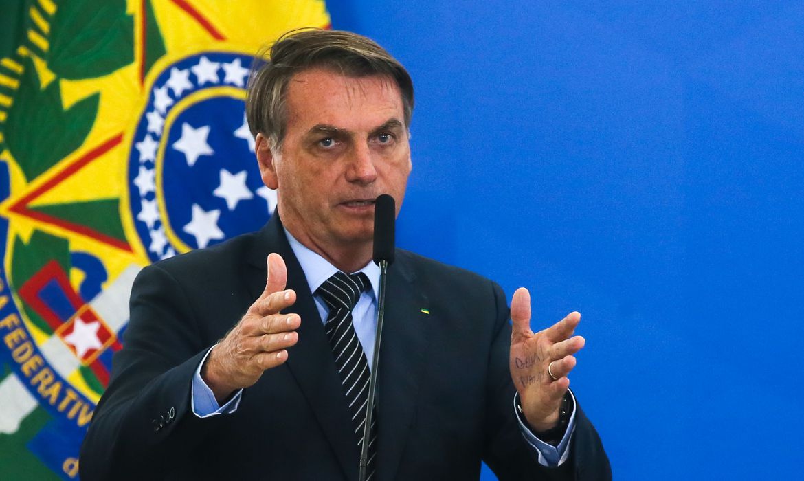 Ministério Público pede a Bolsonaro lei ‘antivexame’ inspirada no caso Mariana Ferrer