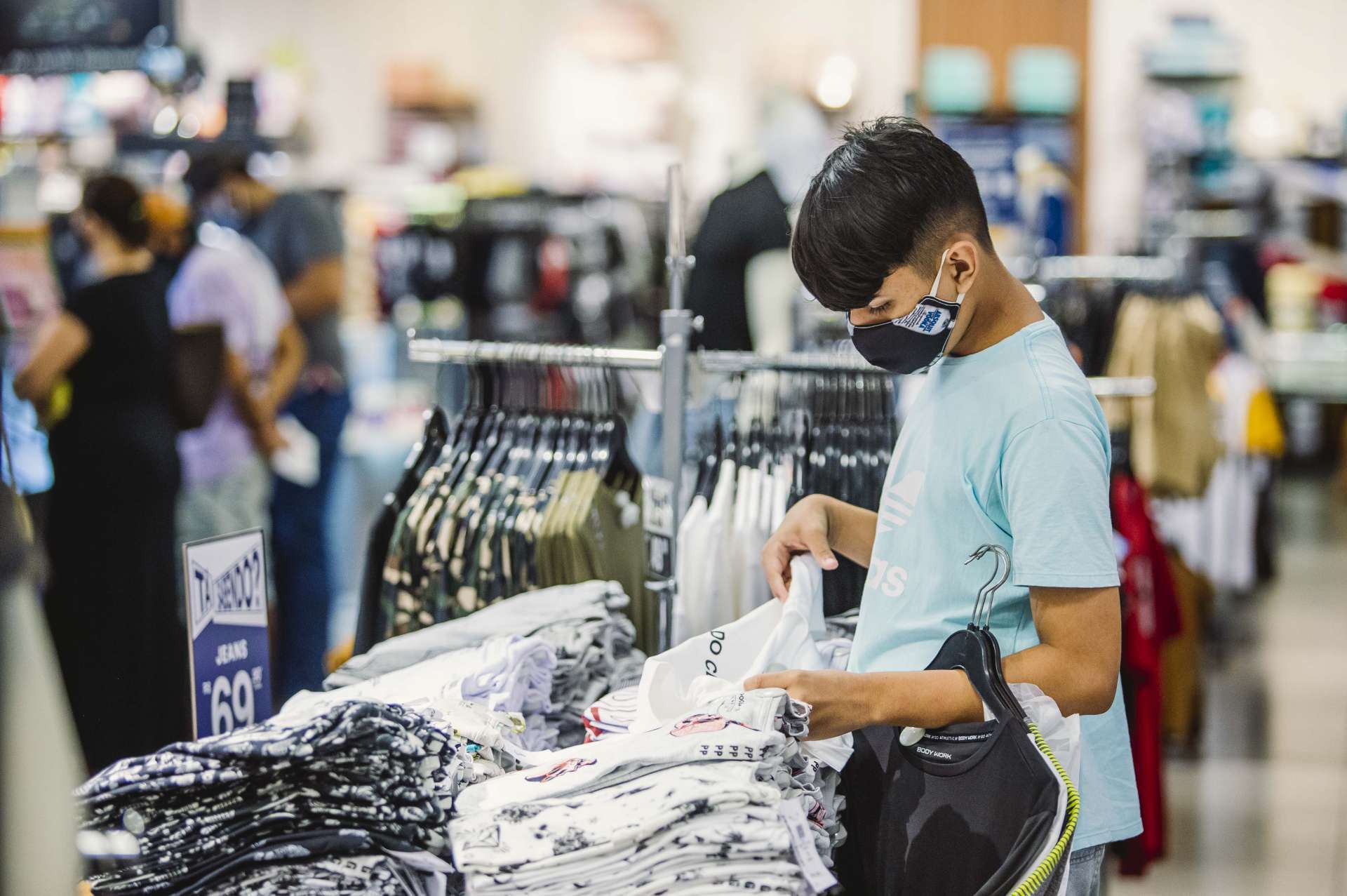 Covid-19: Comitê do AM reforça proibição de ações de ‘liquidação’ que gerem aglomerações