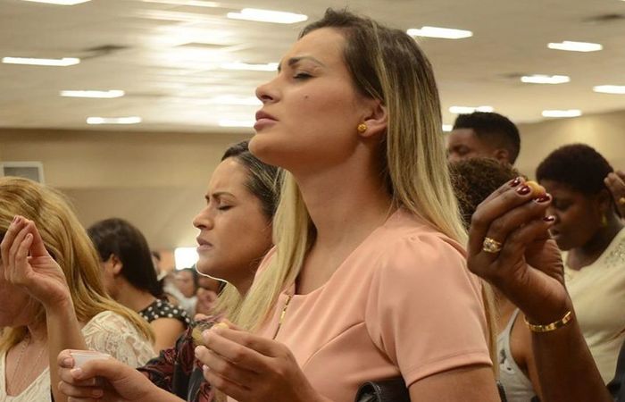 ‘Decepcionada’: Andressa Urach pede sugestão de nova igreja para conhecer após insatisfação com Universal