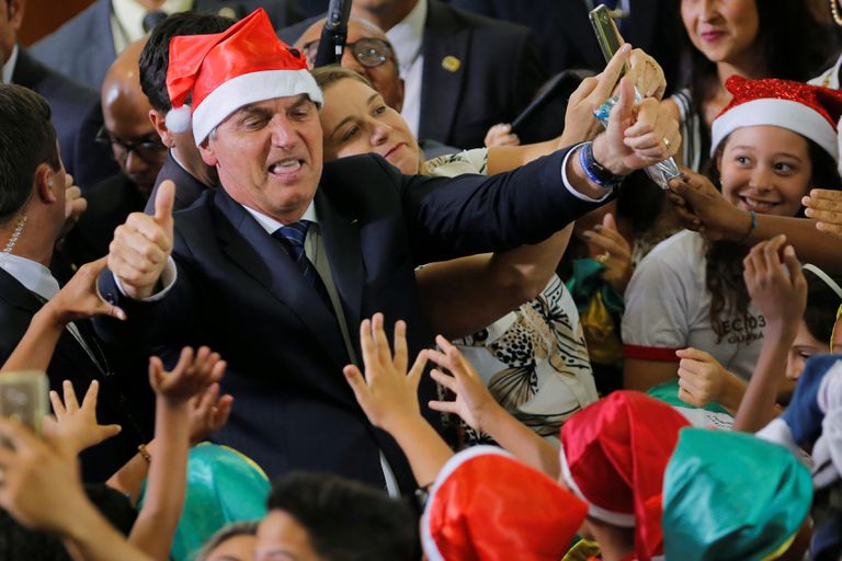 Bolsonaro assina indulto de Natal apenas para policiais condenados