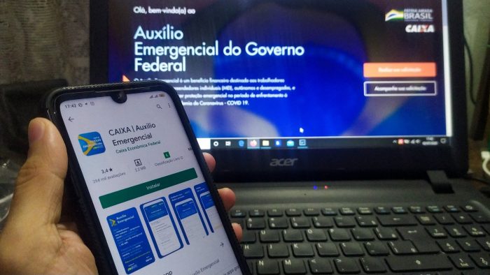 Governo federal vai cobrar de 1 milhão de brasileiros para devolver auxílio emergencial