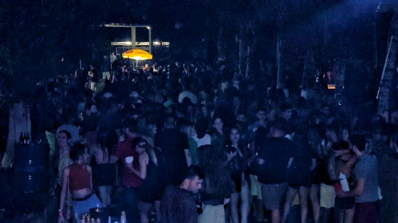 Bares clandestinos, em Manaus, apagam luzes, desligam som e burlam fiscalização na pandemia