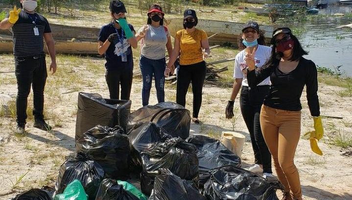 Ação reuniu cerca de 70 pessoas no último domingo, 13, e retirou cerca de 700 quilos de lixo do entorno da Marina do Davi, Zona Oeste de Manaus (Reprodução)