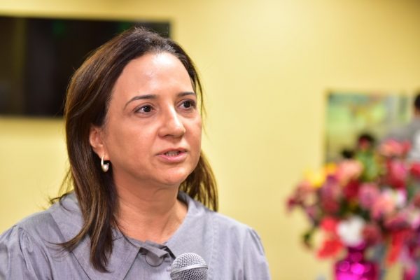 ‘Não se pode abrir negociação mediante violência’, diz procuradora de Justiça sobre decreto de pandemia no AM