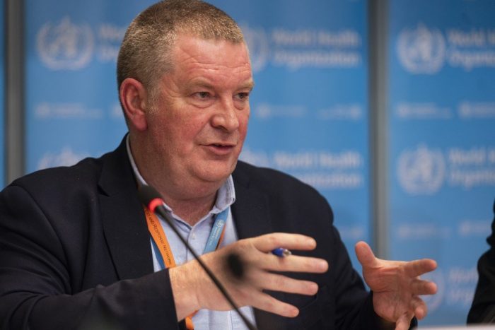 Diretor da OMS diz que nova variante do coronavírus não está ‘fora de controle’