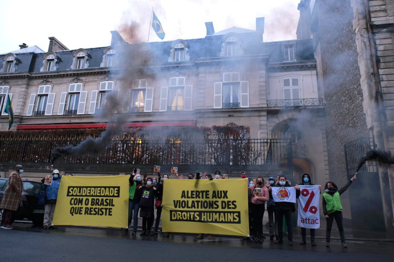 Alerta sobre situação dos Direitos Humanos no Brasil é entregue a embaixador na França