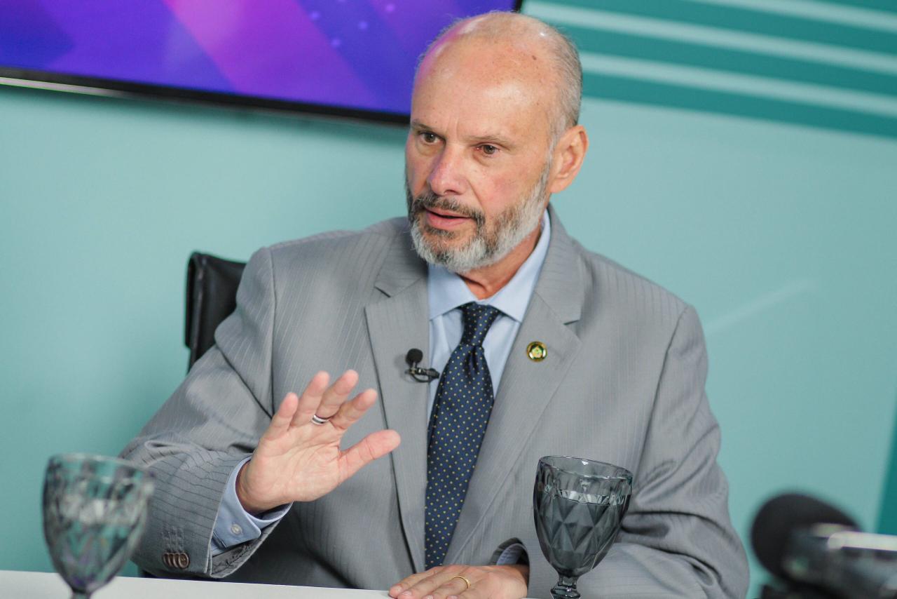 No AM, Tribunal de Contas dá 24 horas para governo e Prefeitura de Manaus divulgarem lista de vacinados