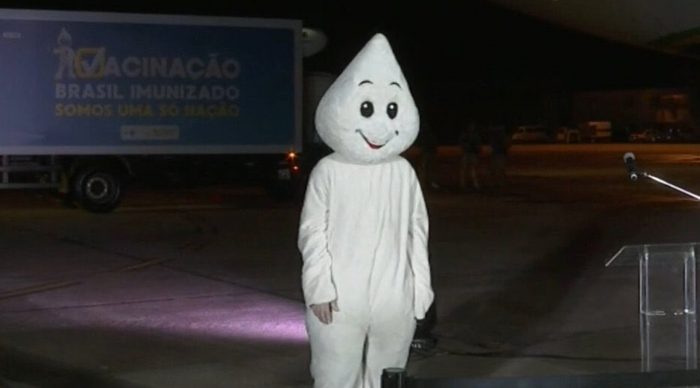 ‘Abandono’ de Zé Gotinha durante chegada de vacinas viraliza nas redes sociais