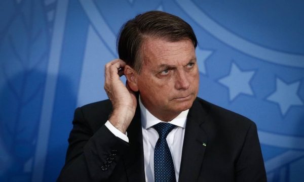‘Faltou a Ford dizer a verdade, querem subsídios’, diz Bolsonaro sobre saída da empresa do Brasil