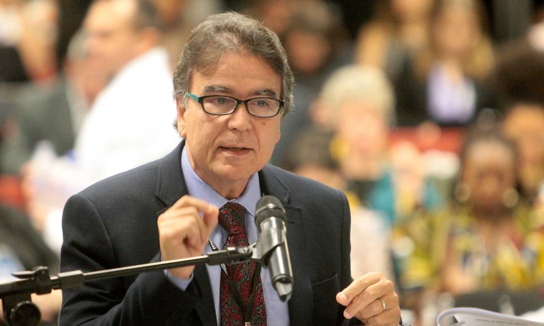 ‘O Brasil é dos únicos países que conseguem em um único dia vacinar 10 milhões’, diz ex-ministro da Saúde