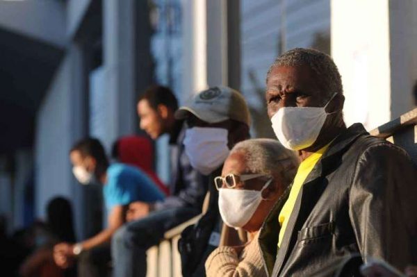 Mesmo sendo a maioria da população, negros foram os menos vacinados contra a Covid-19