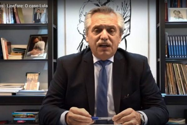 Em evento do PT, Fernández defende Lula, critica Justiça e políticos de direita do Brasil